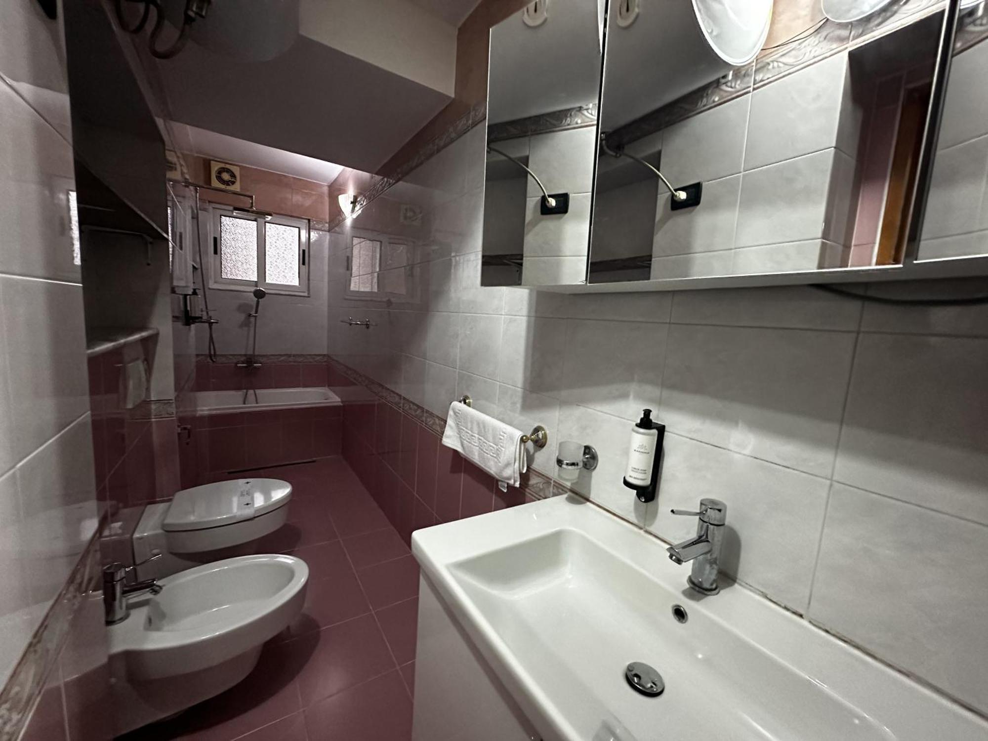 Tirana Treasure: Chic 2Br-Apartment 8Min To Skanderbeg Place Екстер'єр фото